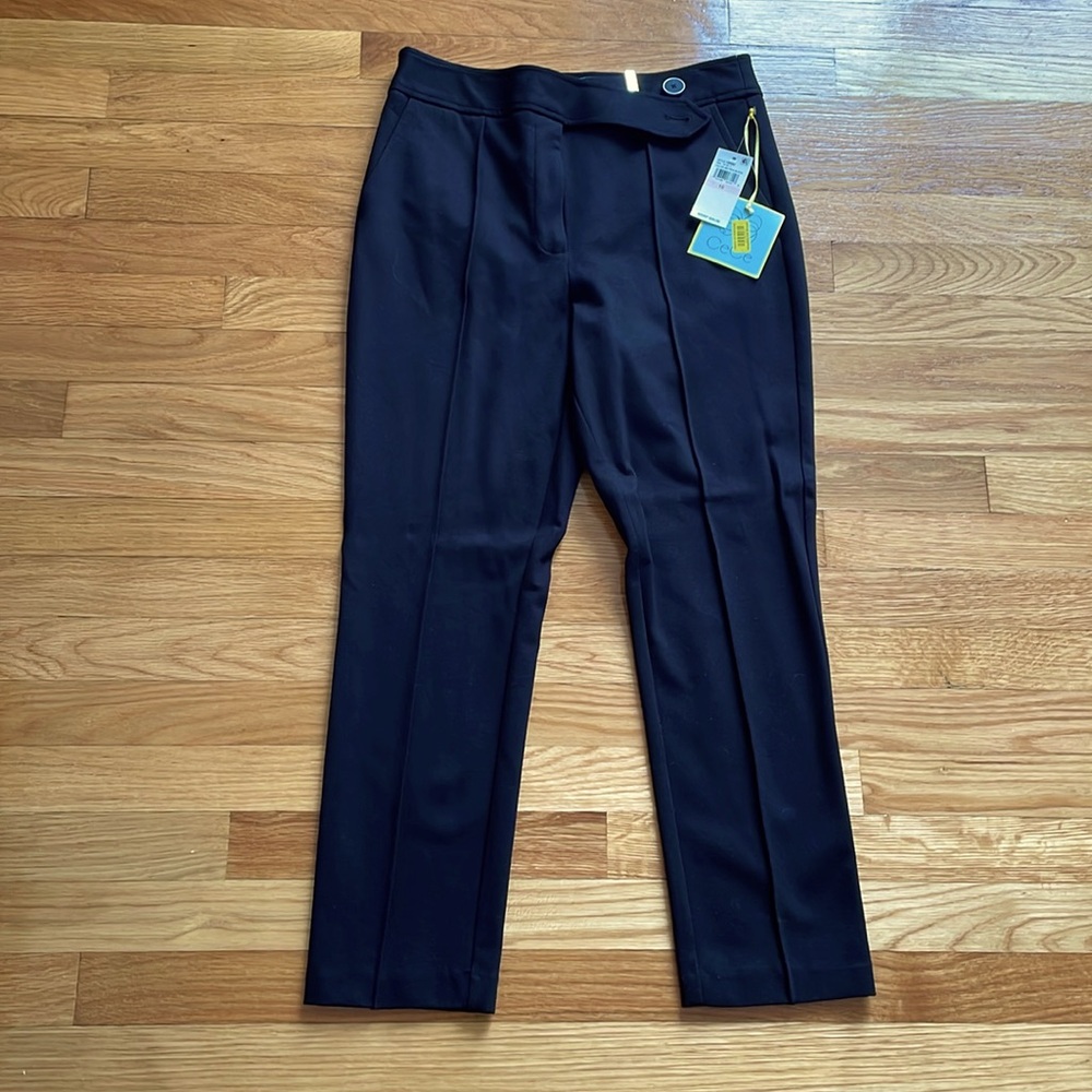 Cece professional pants made from a soft stretch material